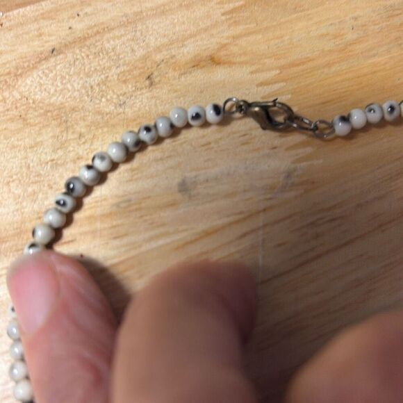 Necklace, Black and White Beaded Choker Necklace, NEW, Handmade, 15” - Picture 6 of 8